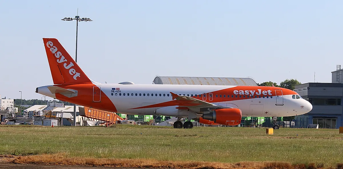A320-214 aircraft profile
