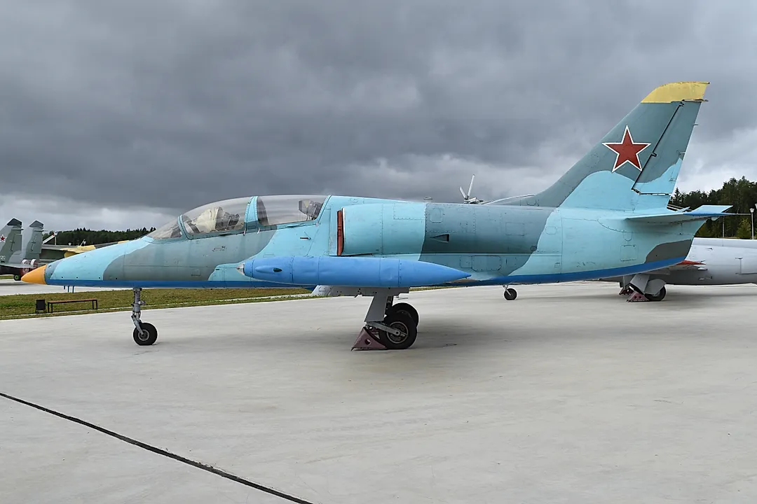 AERO VODOCHODY L-39 aircraft profile