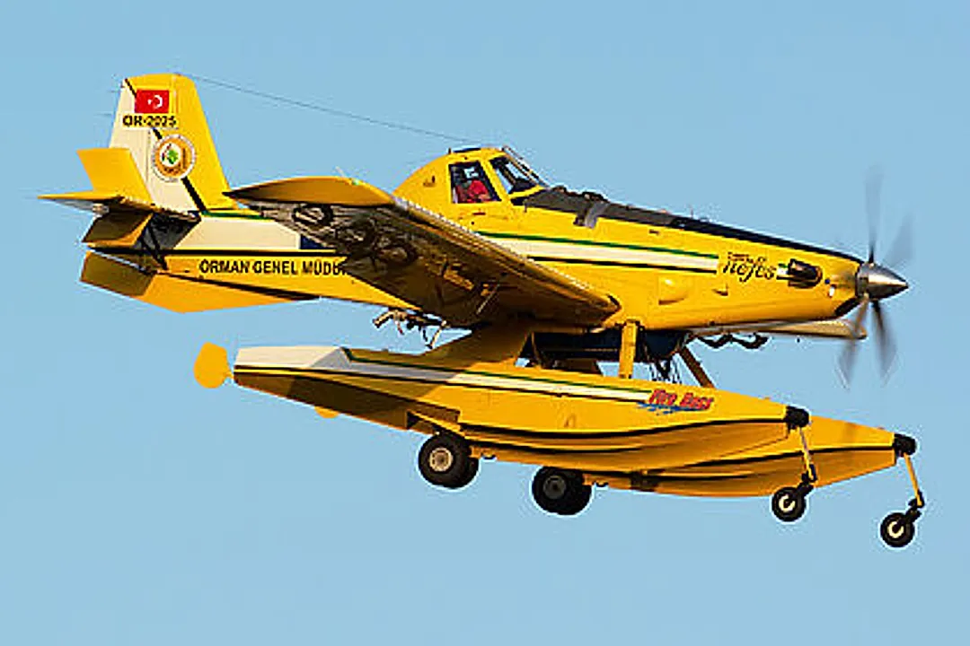 AIR TRACTOR AT802 aircraft profile