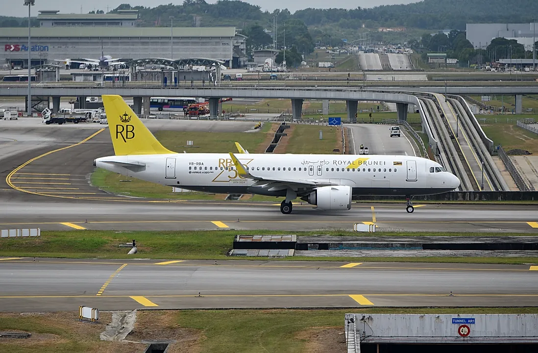 AIRBUS A320-251N aircraft profile