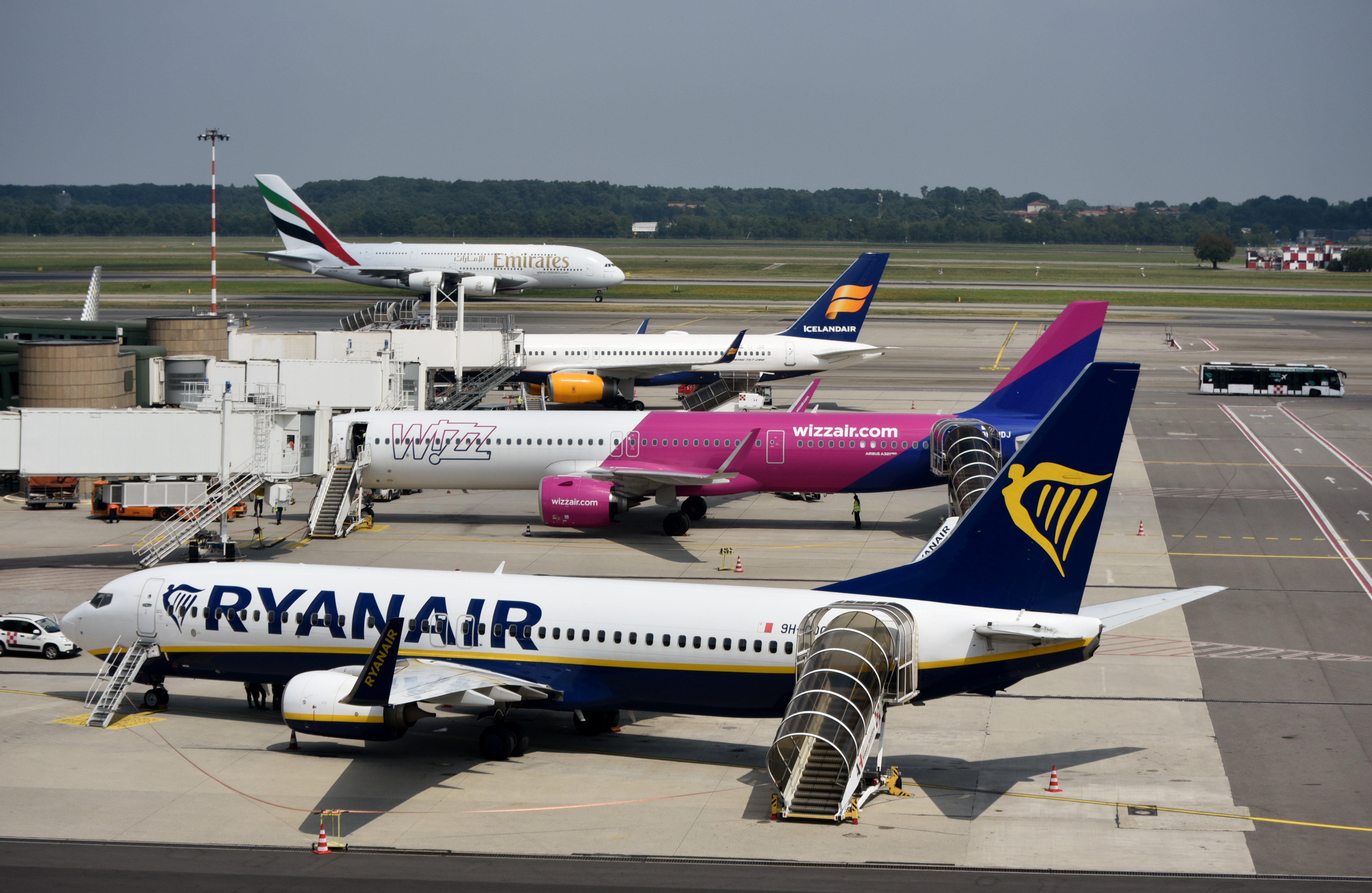 Airbus A321-200 aircraft profile