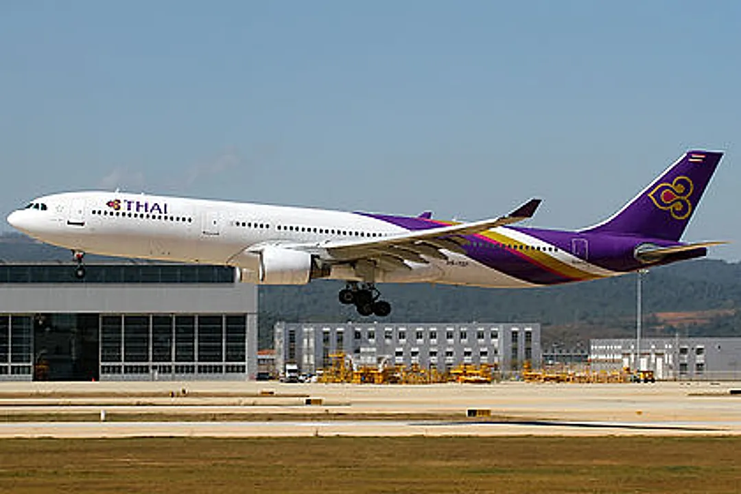 Airbus A330-321 aircraft profile