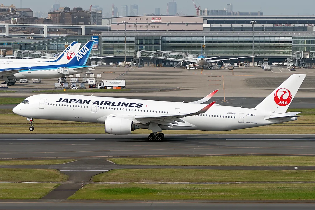 AIRBUS A350-941 aircraft profile