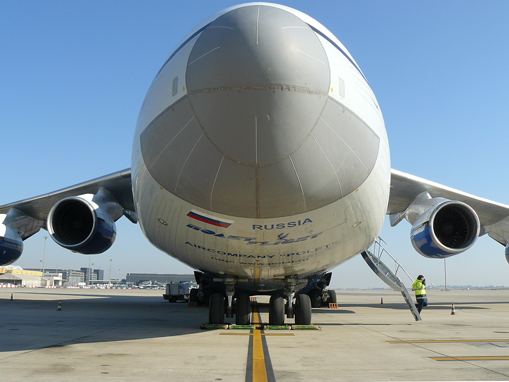 Antonov An-124-100 aircraft profile