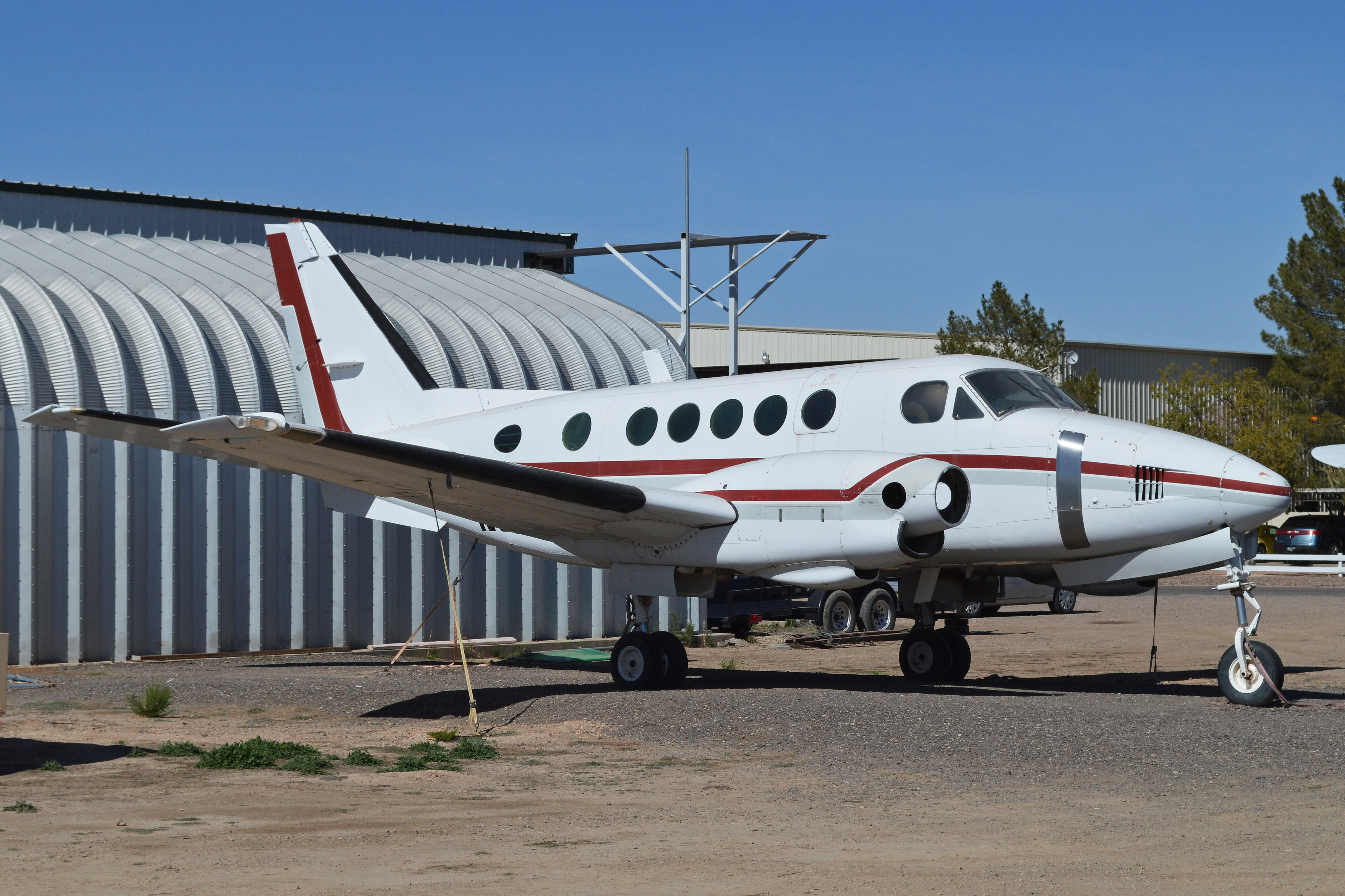 Beech King Air A100 aircraft profile