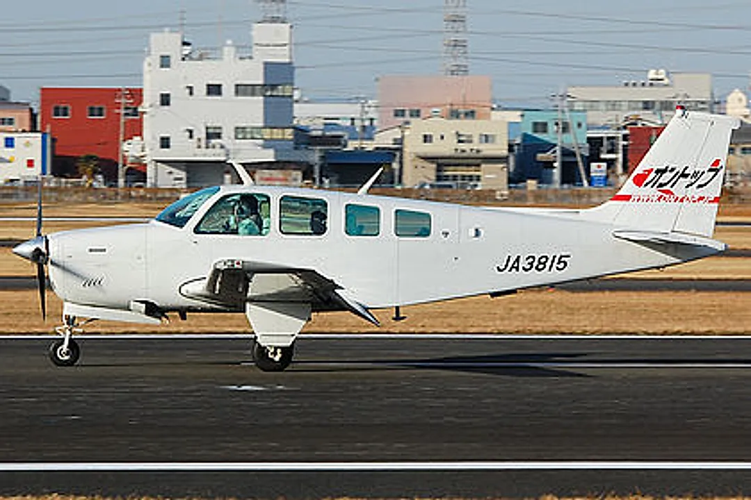 Beechcraft A36 / Airbus A320-214 aircraft profile