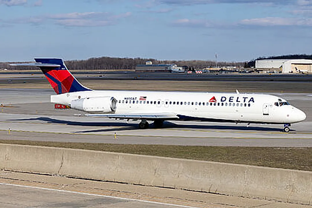 Boeing 717-231 aircraft profile