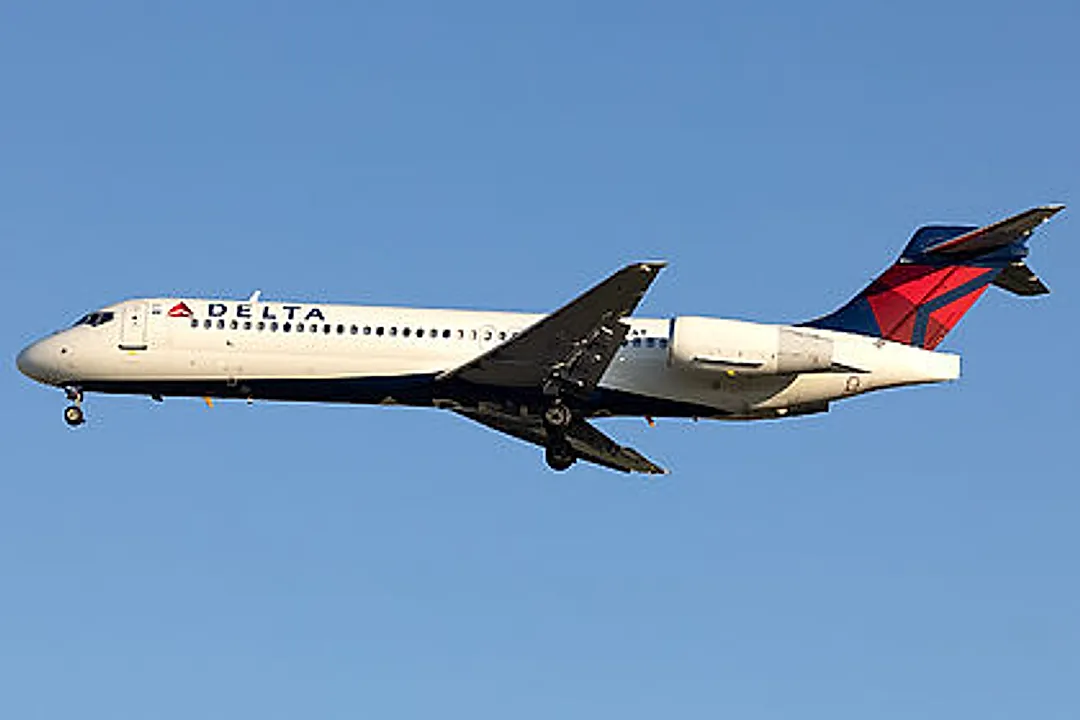 Boeing 717-2BD aircraft profile