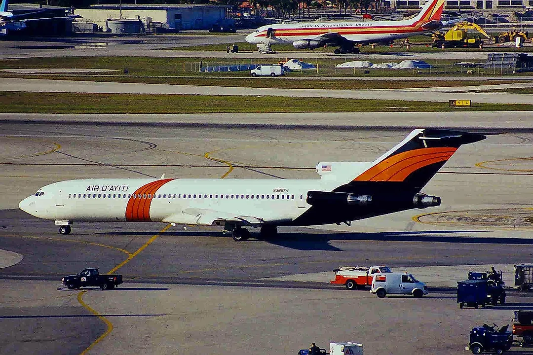 Boeing 727-224 aircraft profile