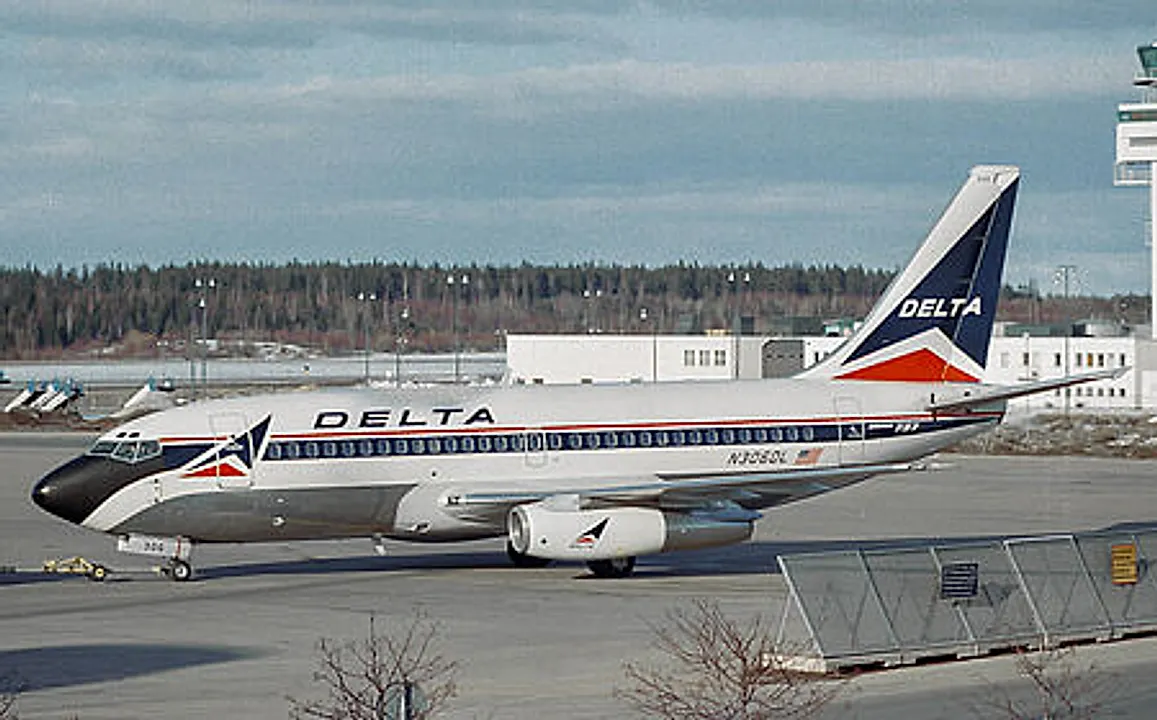 Boeing 737-232 aircraft profile