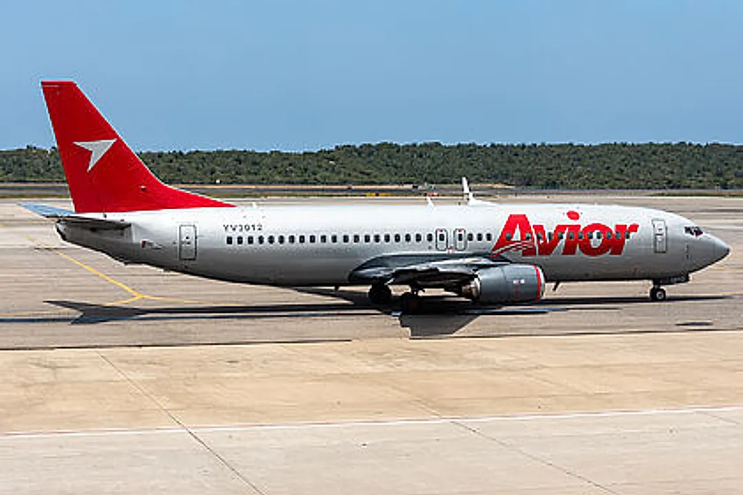 Boeing 737-401 aircraft profile