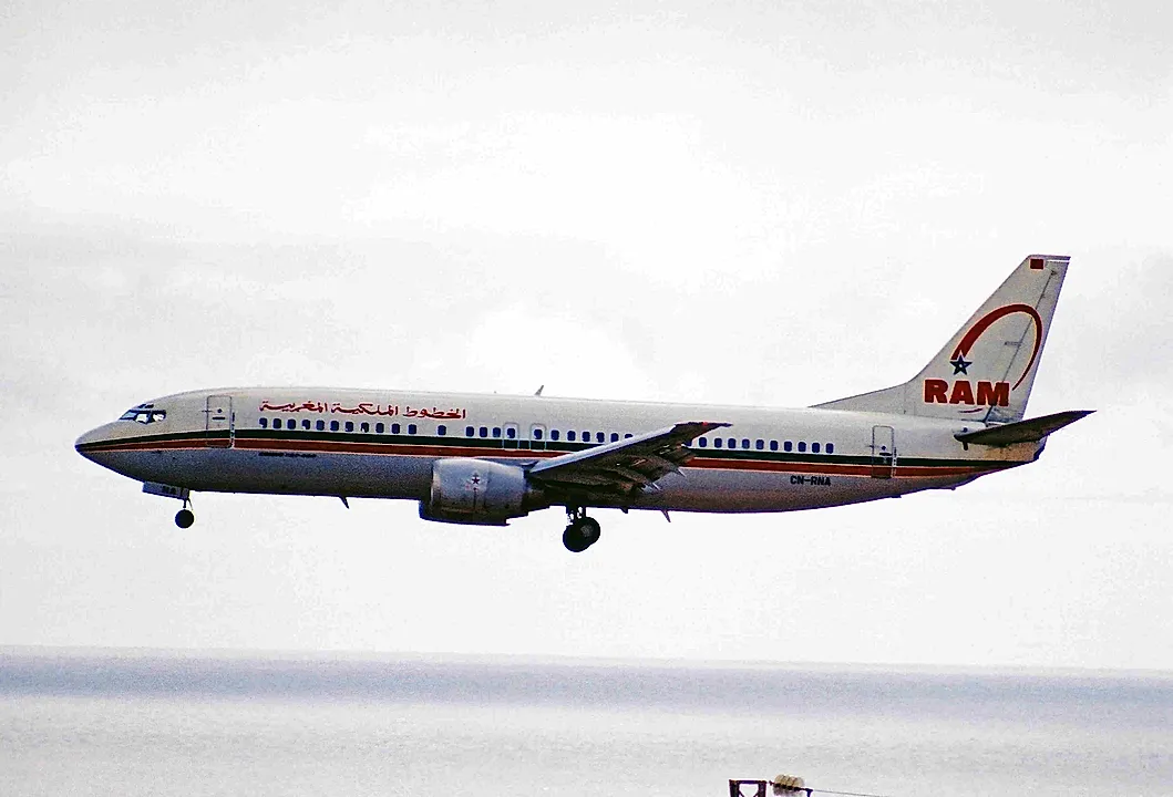 Boeing 737-4B6 aircraft profile