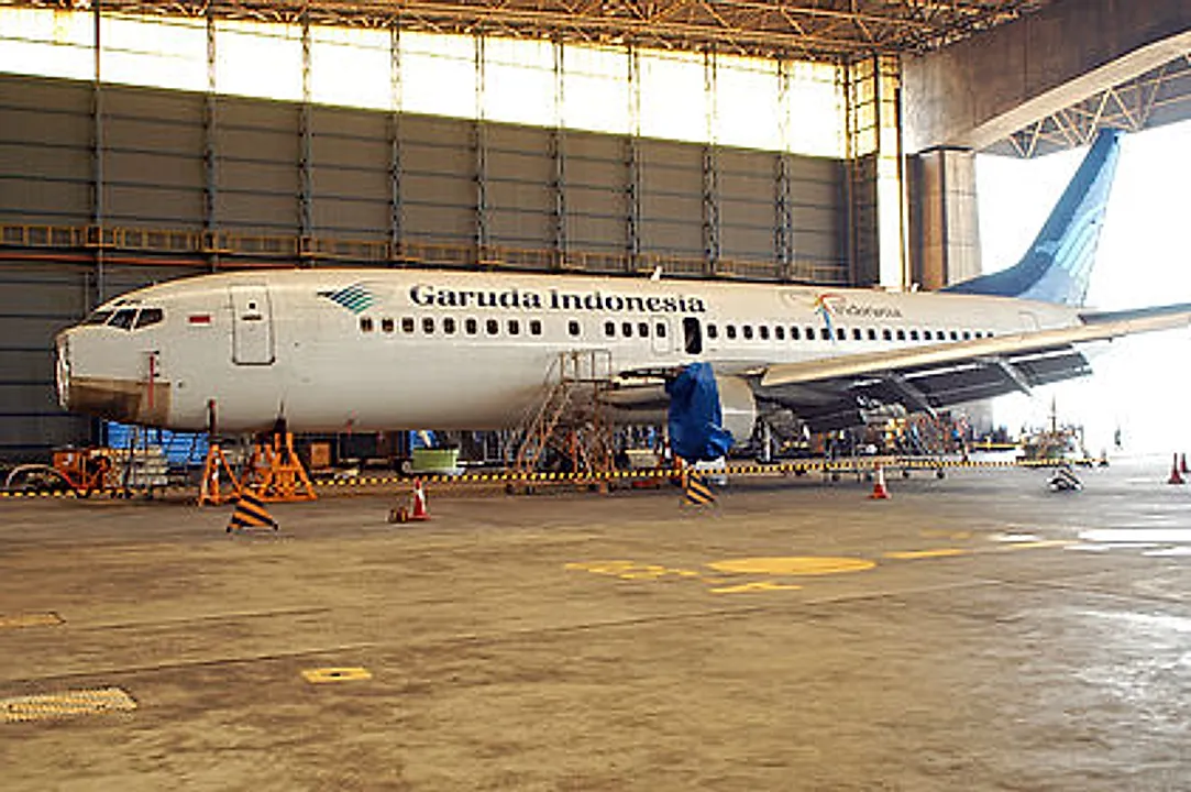 Boeing 737-4U3 aircraft profile