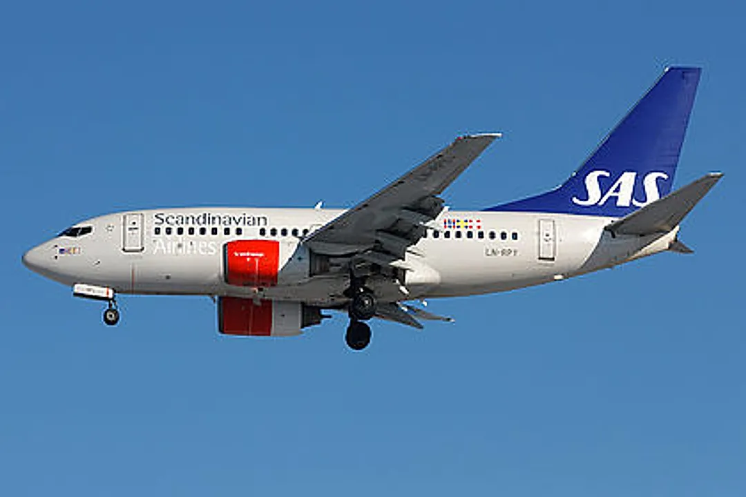 Boeing 737-683 aircraft profile