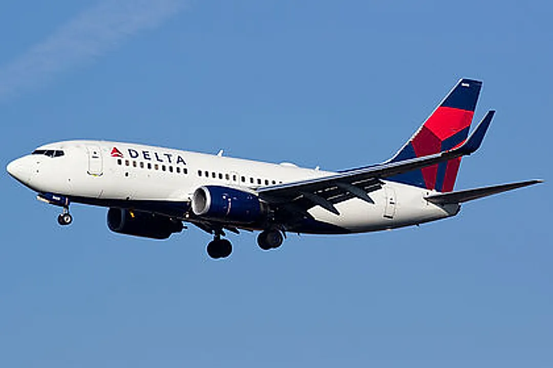 Boeing 737-732 (WL) aircraft profile