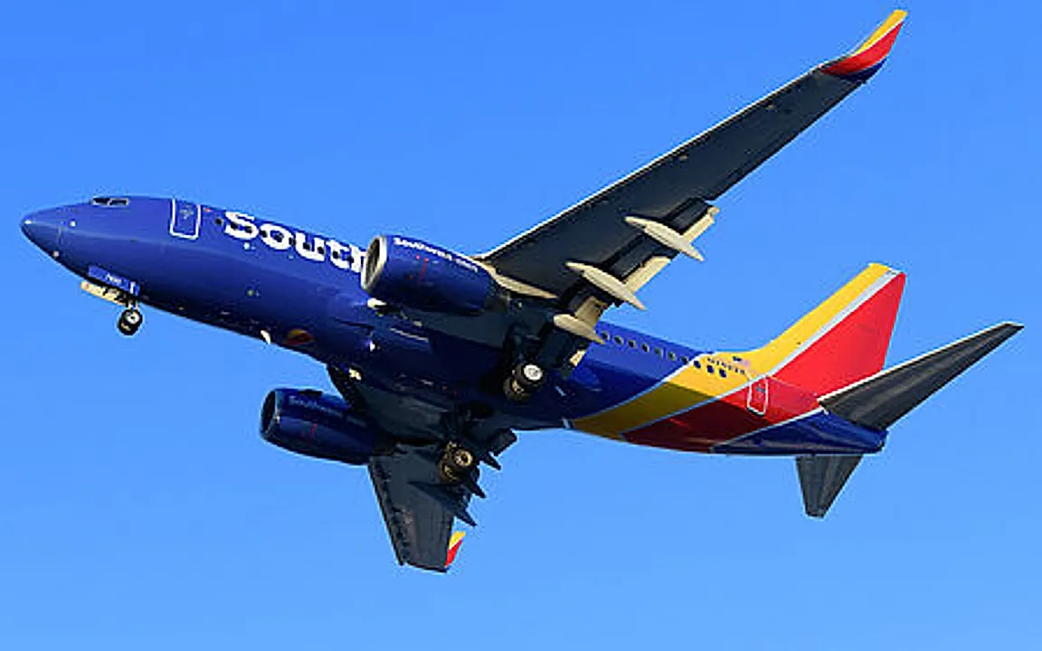 Boeing 737-76N aircraft profile