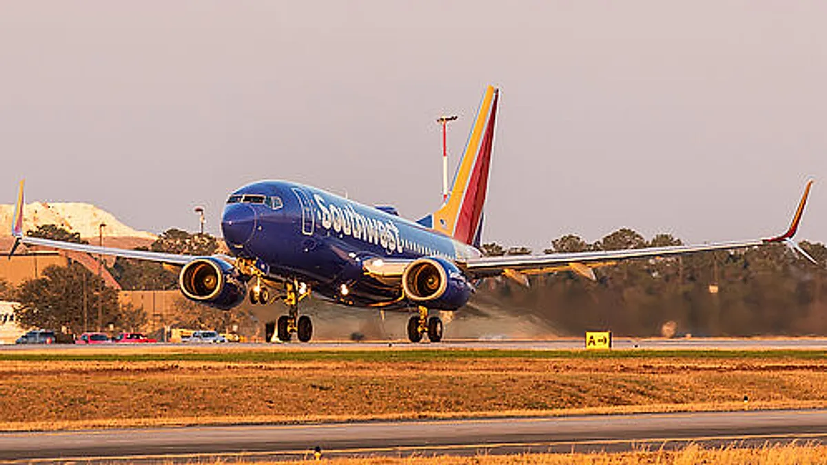 Boeing 737-7H4 (WL) aircraft profile