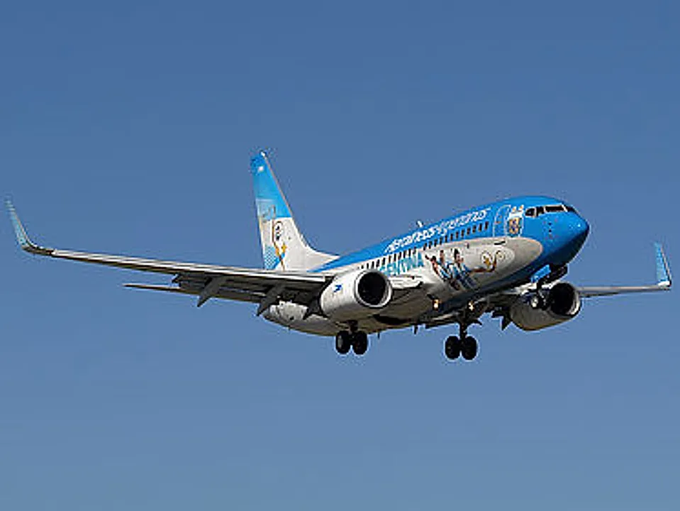Boeing 737-7Q8 aircraft profile