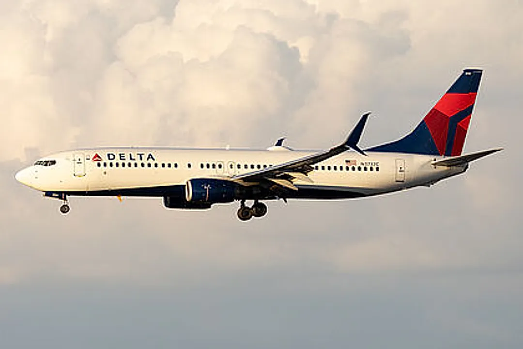 Boeing 737-832 (WL) aircraft profile