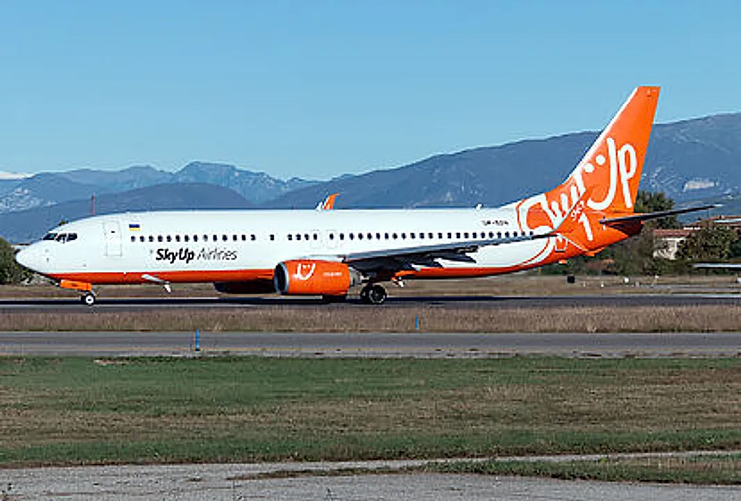 Boeing 737-86Q (WL) aircraft profile