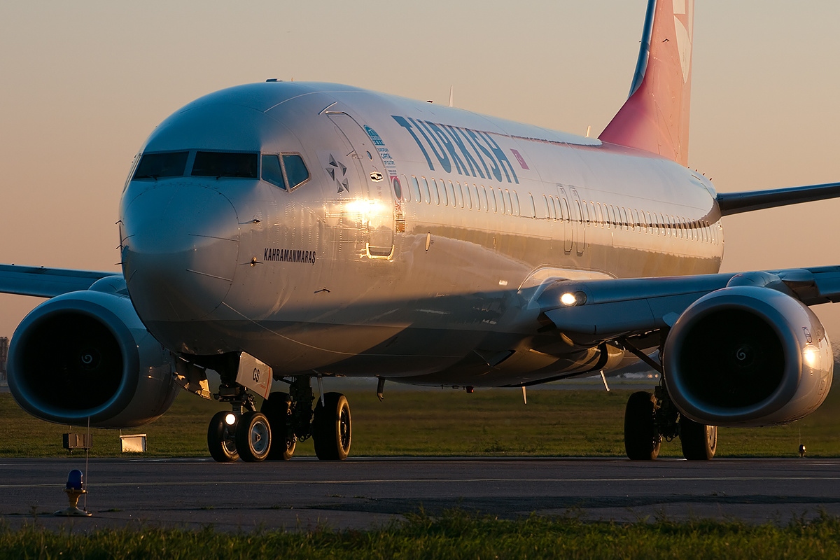 Boeing 737-8F2 (WL) aircraft profile