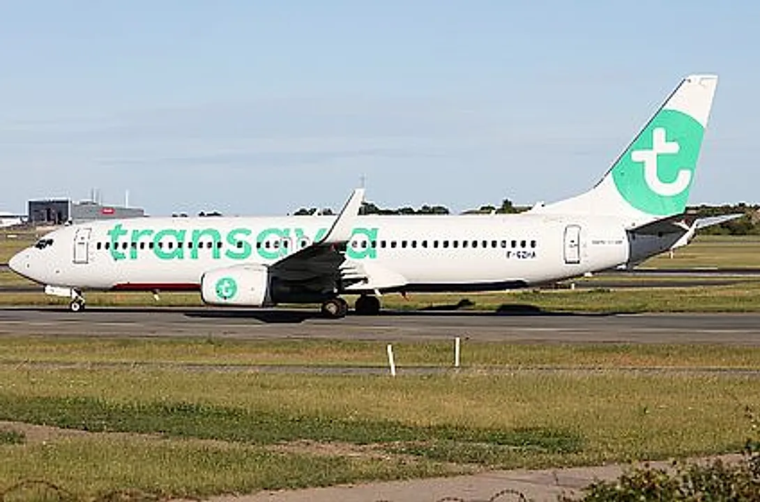 Boeing 737-8GJ (WL) aircraft profile