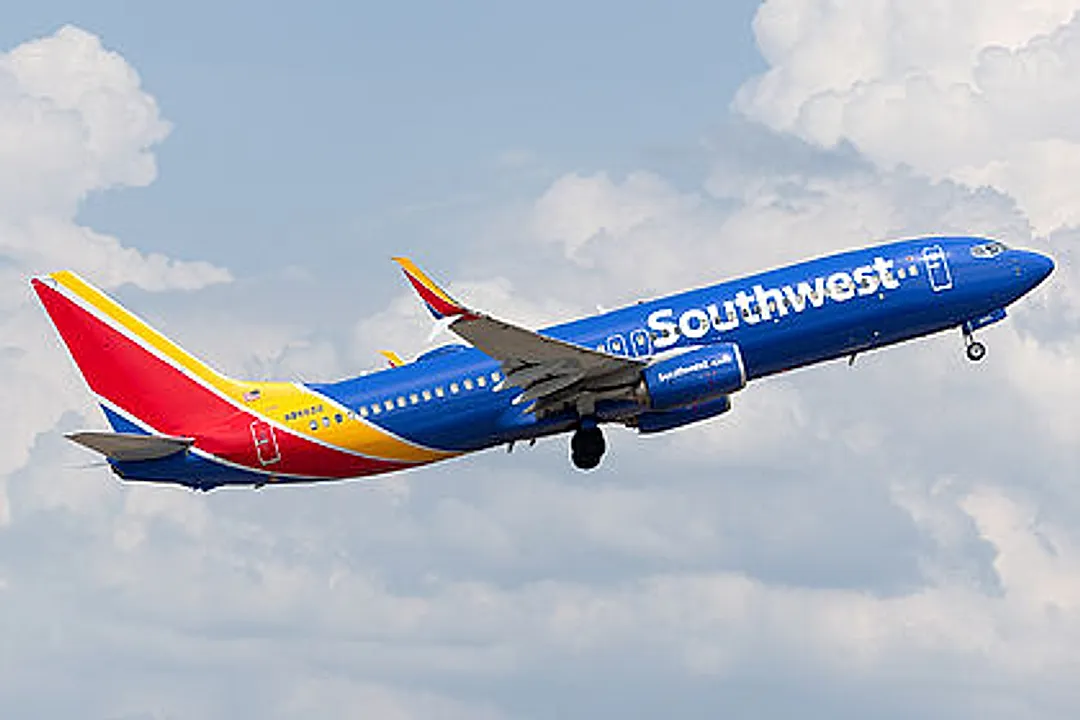 BOEING 737-8H4 aircraft profile