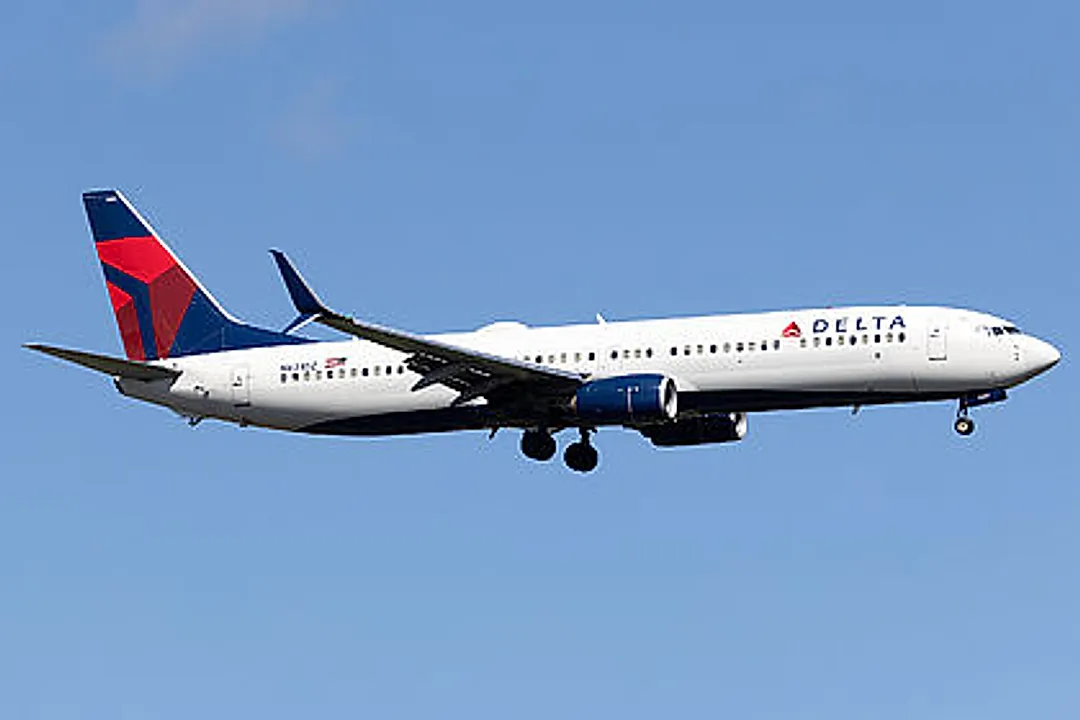 Boeing 737-932ER aircraft profile
