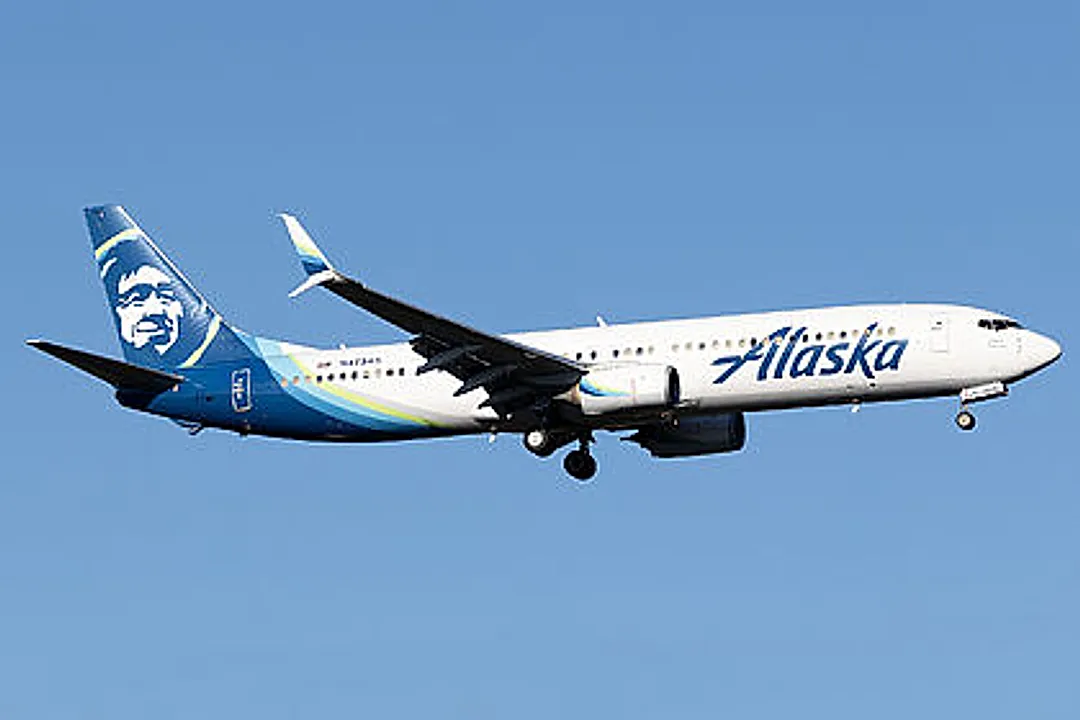 Boeing 737-990ER aircraft profile