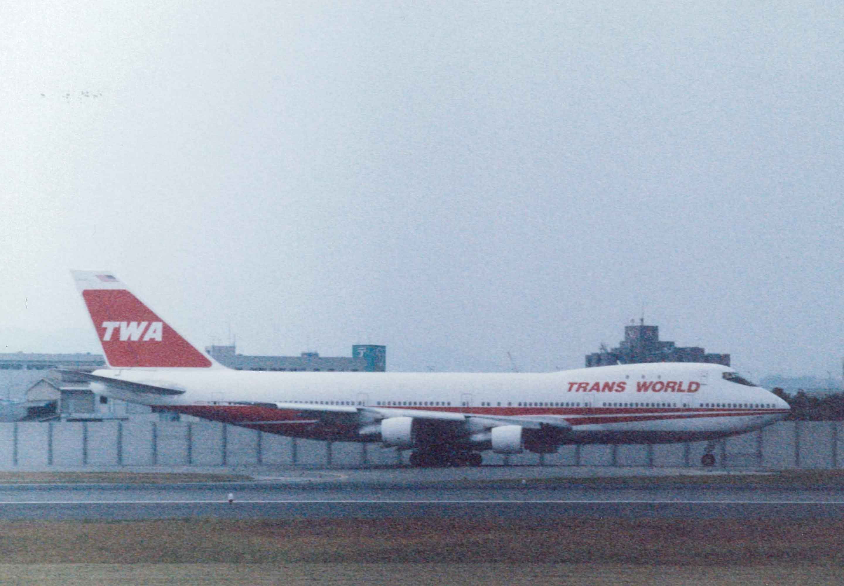 Boeing 747-100 aircraft profile