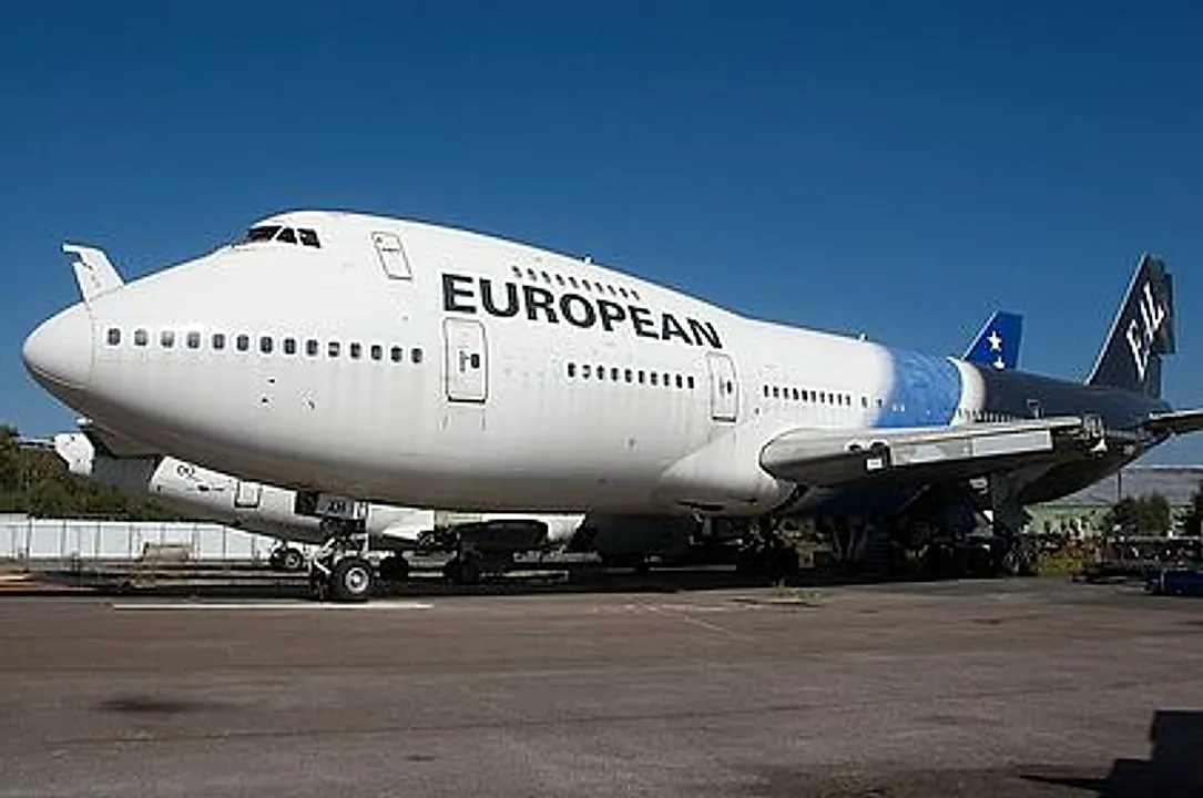 Boeing 747-236B aircraft profile