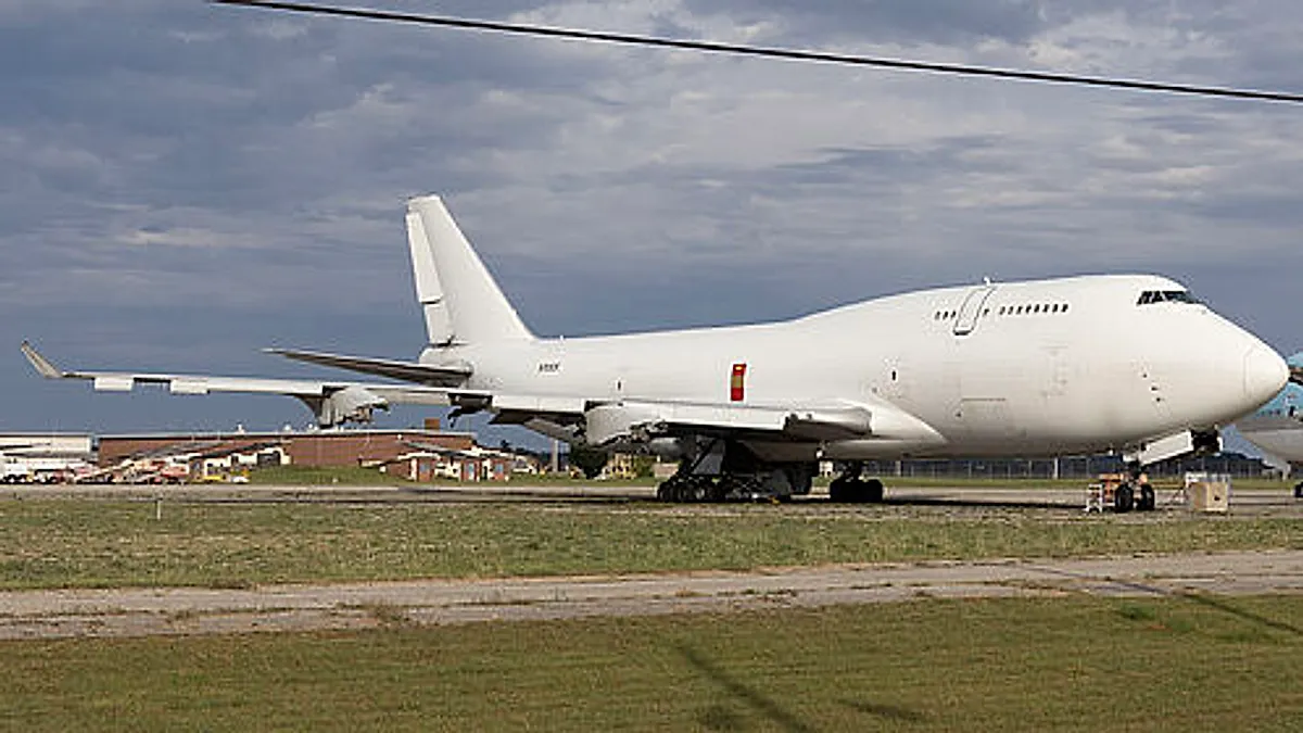 Boeing 747-412 (BCF) aircraft profile