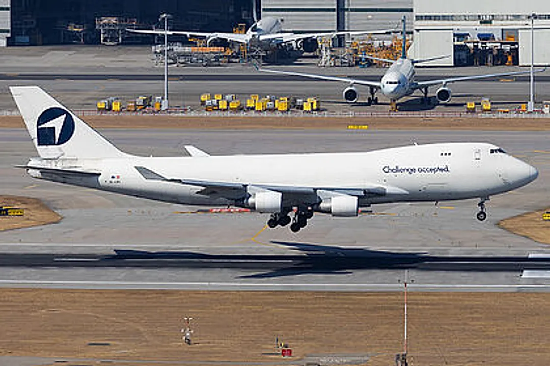 Boeing 747-412F aircraft profile