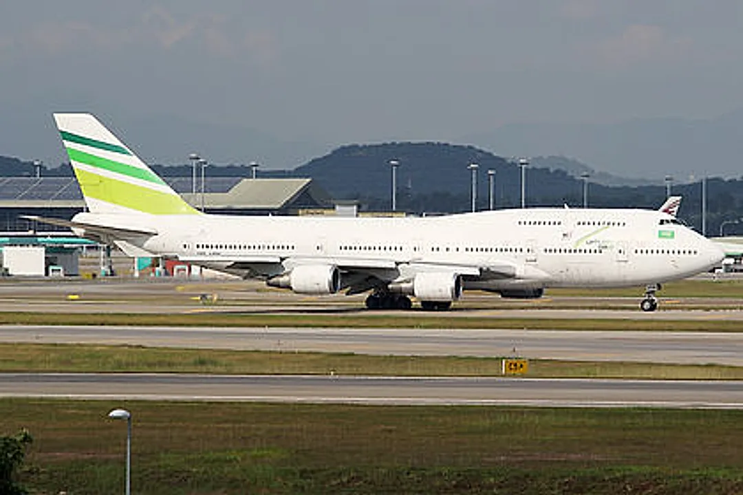 Boeing 747-428(M) aircraft profile
