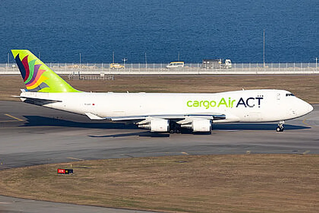 Boeing 747-428ERF aircraft profile