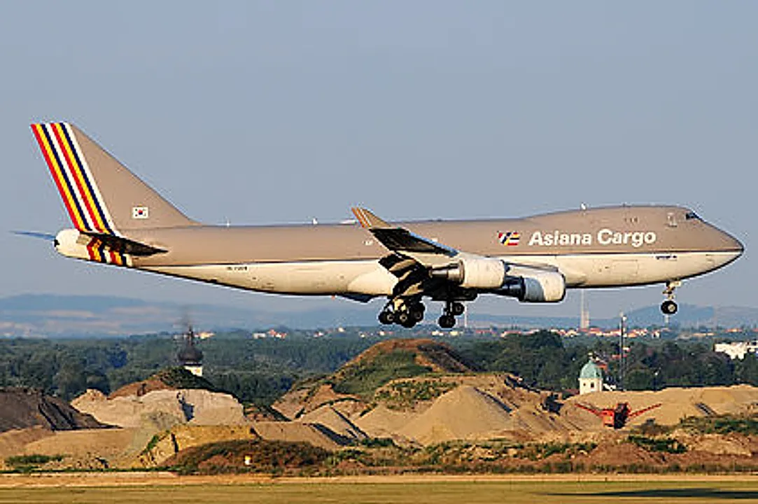 Boeing 747-48EF aircraft profile