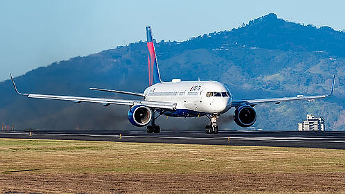 Boeing 757-232 (WL) aircraft profile