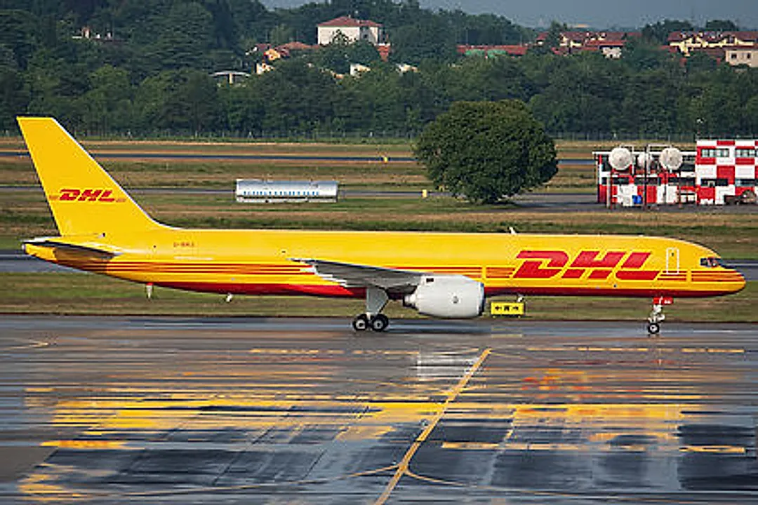 Boeing 757-236 aircraft profile