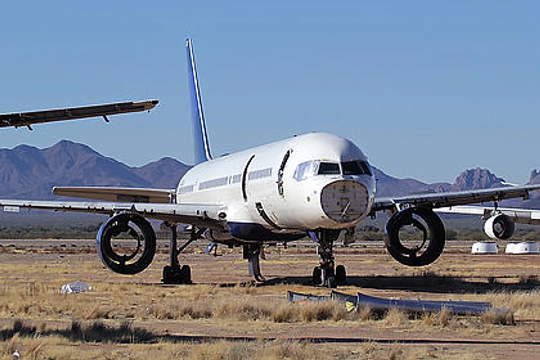 Boeing 757-251 aircraft profile