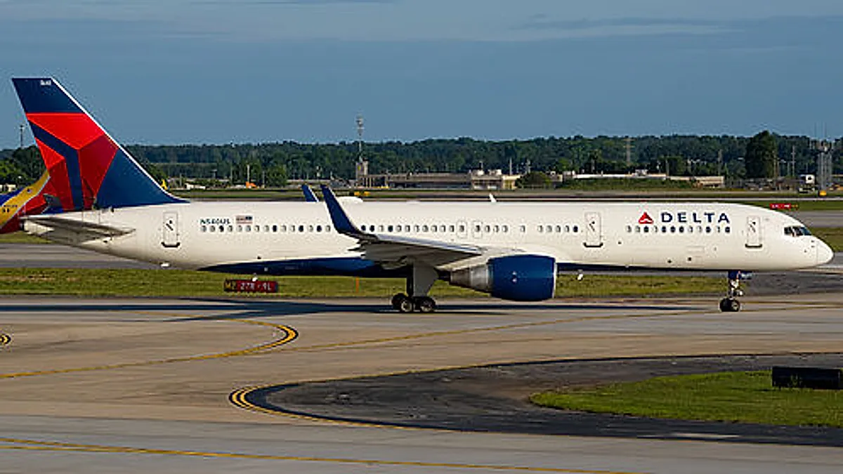 Boeing 757-251 (WL) aircraft profile