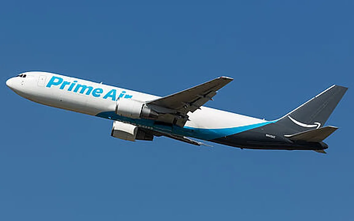BOEING 767-323 aircraft profile