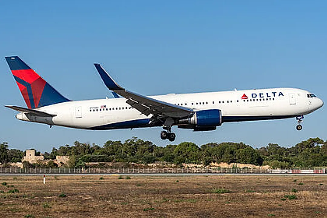 Boeing 767-332ER (WL) aircraft profile