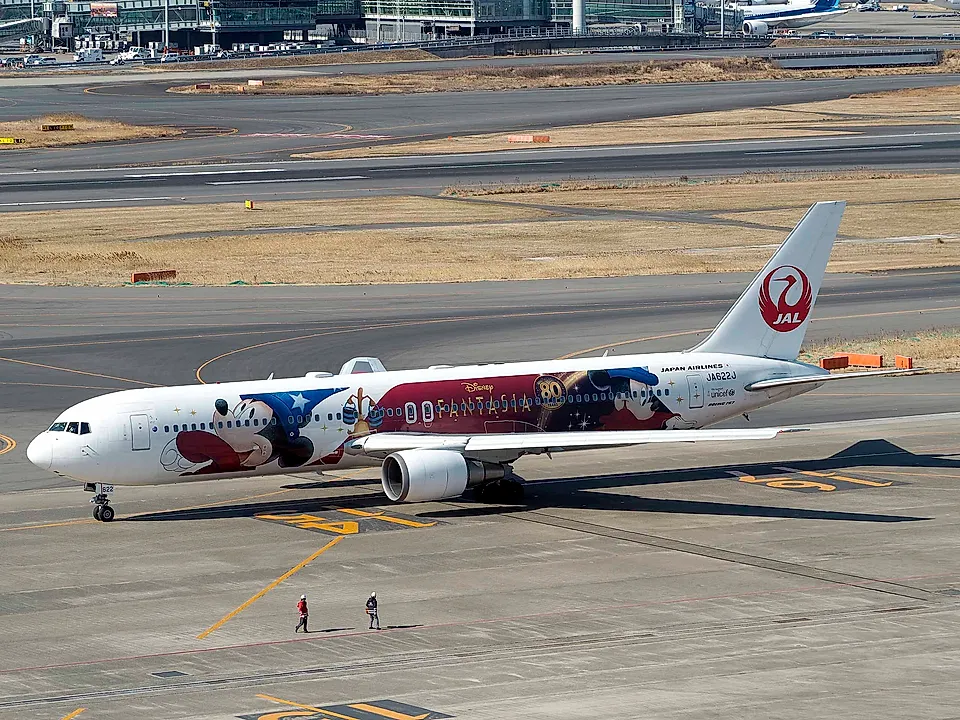 Boeing 767-346ER aircraft profile