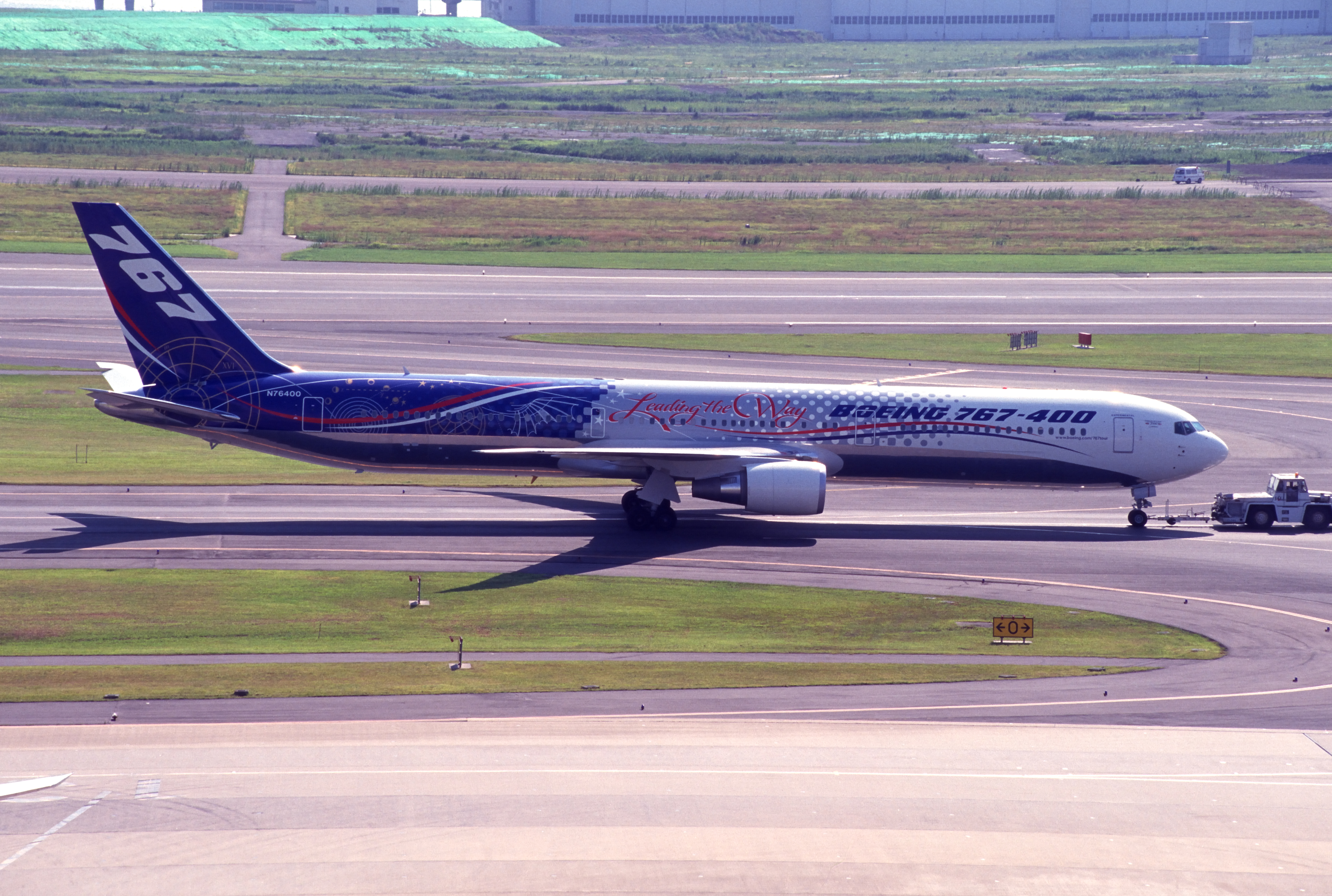 Boeing 767-432ER aircraft profile