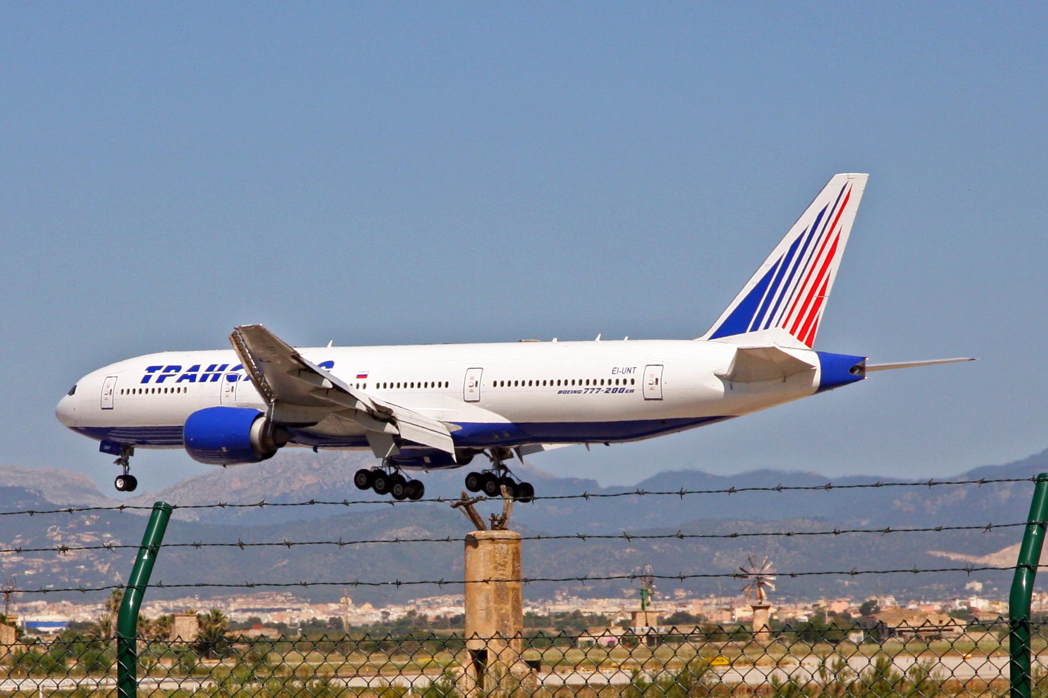Boeing 777-212ER aircraft profile