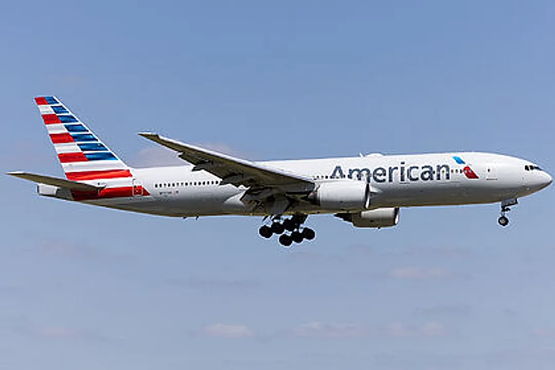 BOEING 777-223 aircraft profile