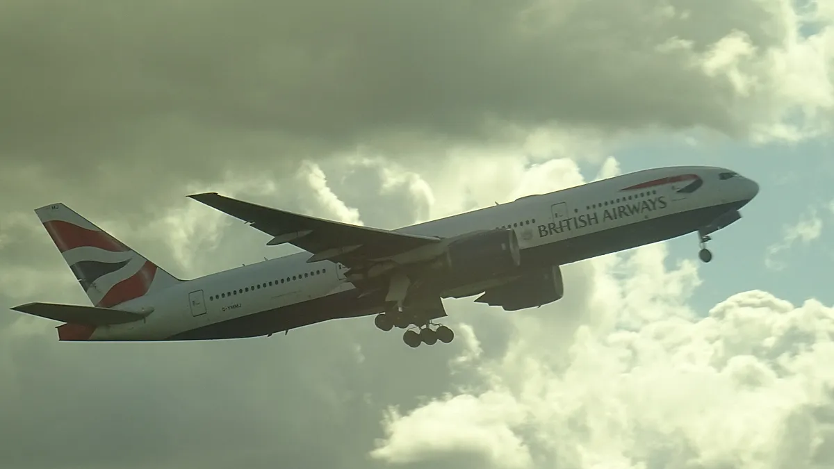Boeing 777-236ER aircraft profile