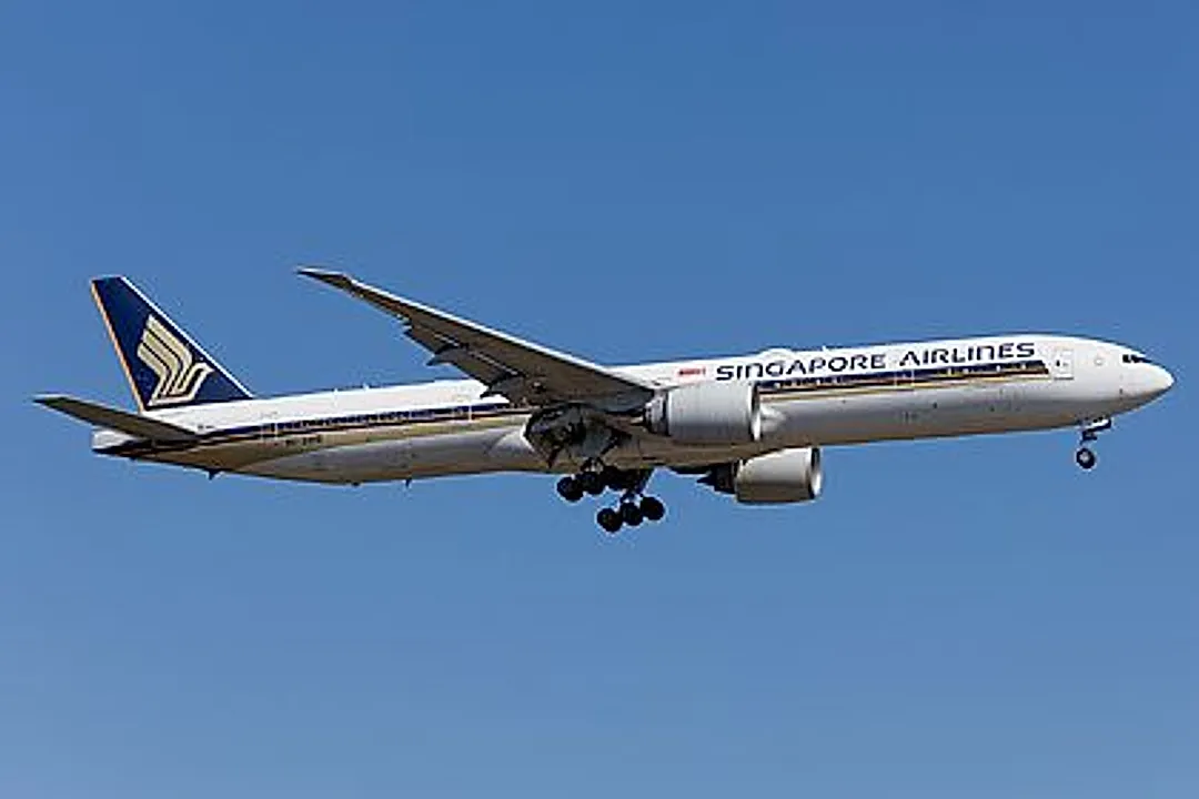 Boeing 777-312ER aircraft profile