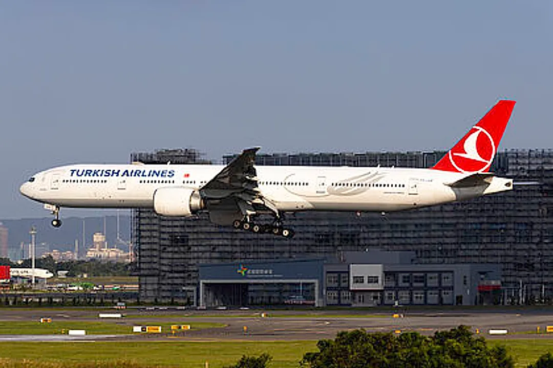 Boeing 777-3F2ER aircraft profile