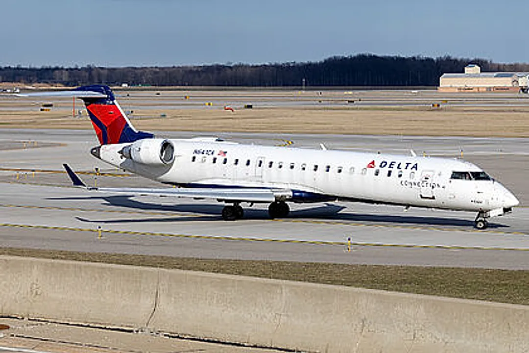 Bombardier CRJ-701ER (CL-600-2C10) Regional Jet aircraft profile